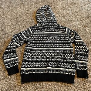 Youth Large (10) black and white Old Navy knit sweater pullover.